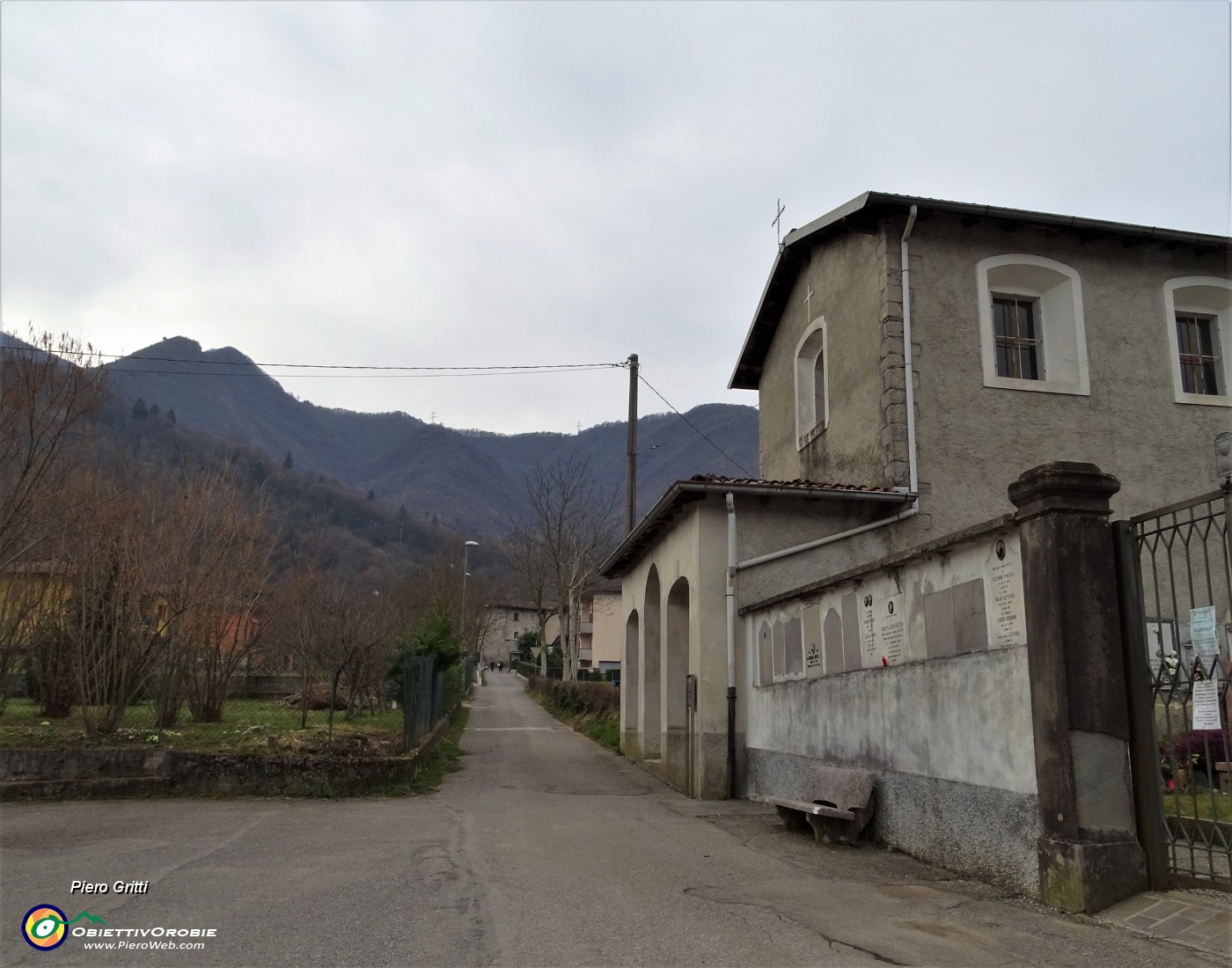 12 Passaggio all'antica chiesa di S. Michele Arcangelo .JPG